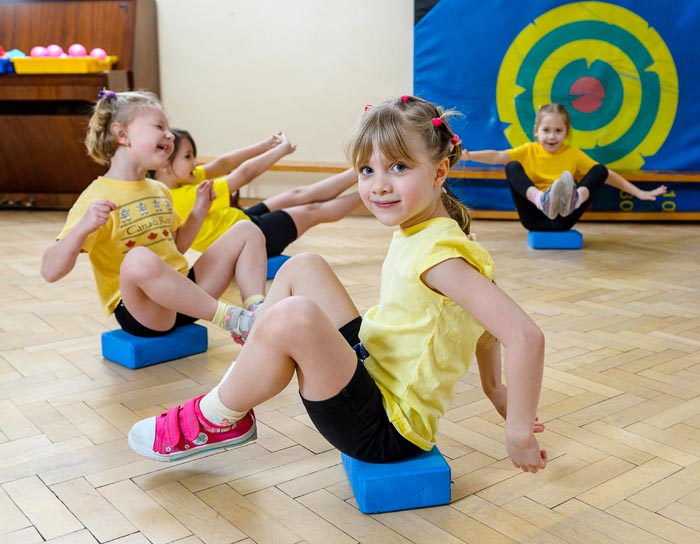 йога для детей на физкультурных занятиях в детском саду