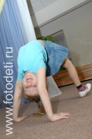 Самые смешные фотоснимки деток, сделанные во время физкультминуток, на фото дети занимаются спортом
