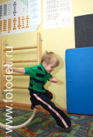 Самые весёлые картинки деток, полученные во время физкультминуток, на фото дети занимаются спортом